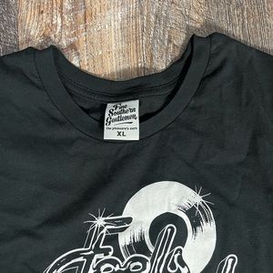 I’m selling a black tee, size Lx, and the brand is fine southern gentleman.